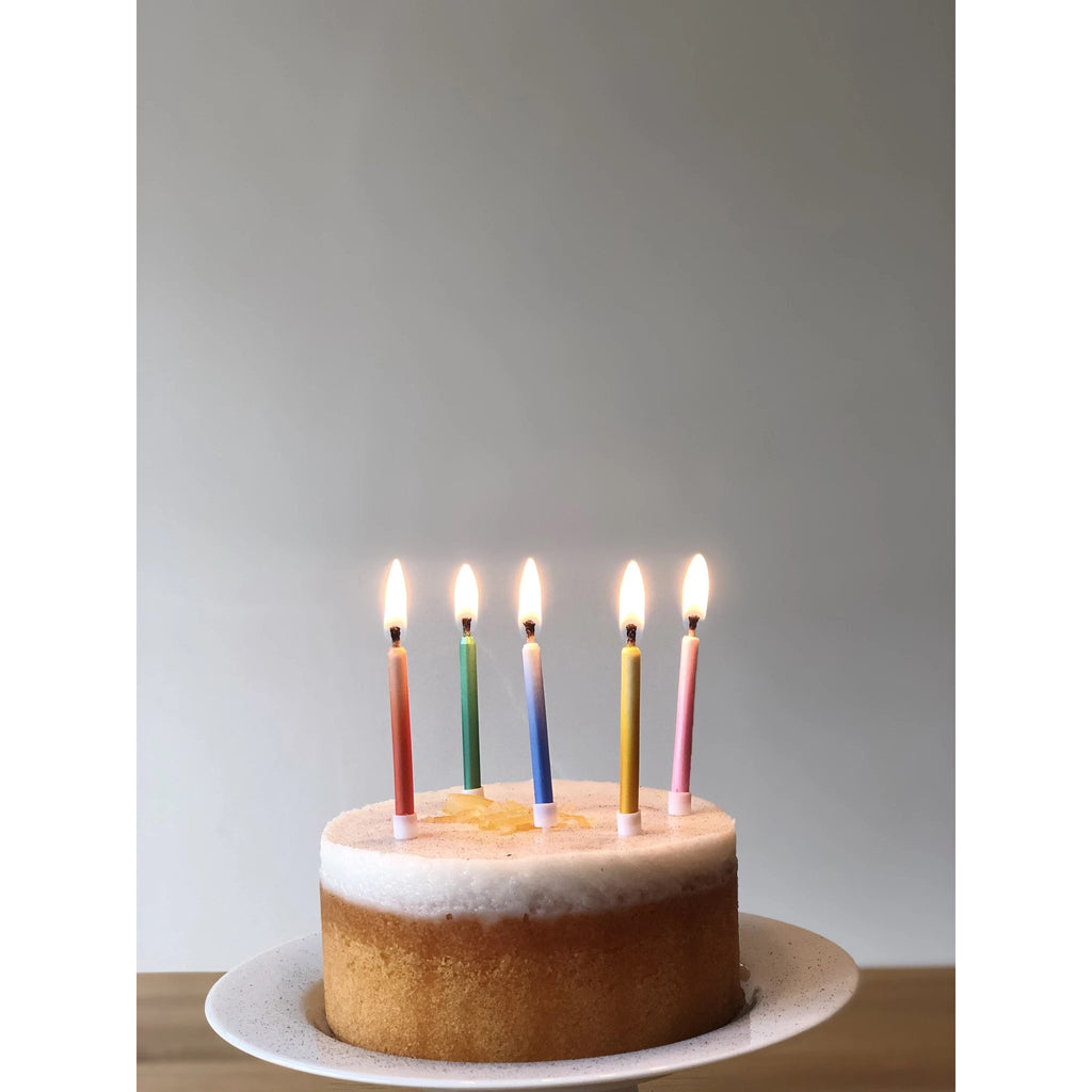talking-tables-birthday-brights-rainbow-magic-relighting-candles-pack-of-24- (3)