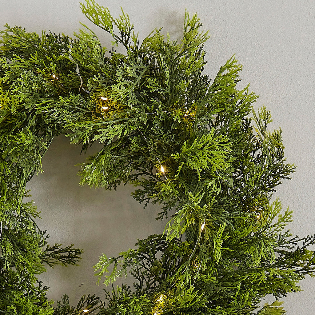 ginger-ray-cedar-pine-foliage-christmas-wreath-with-lights-ginr-red-572-