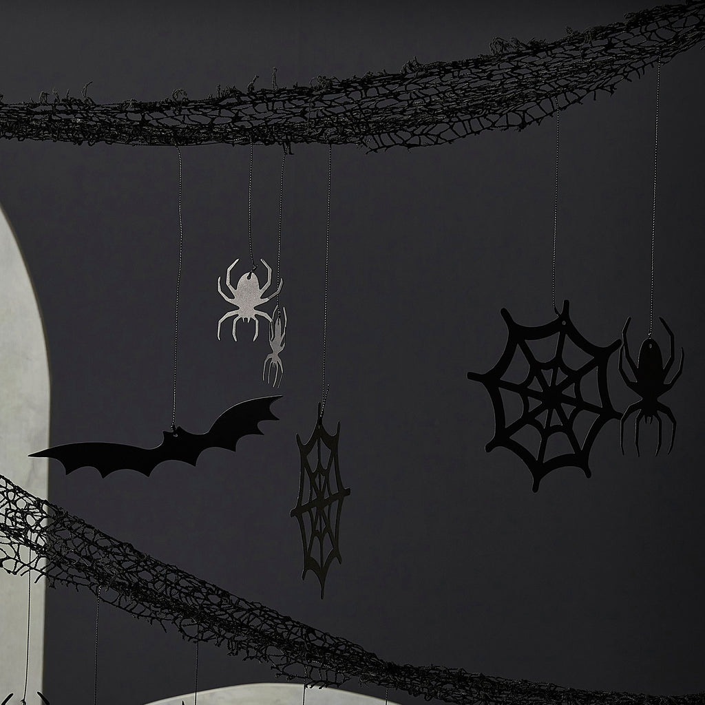 ginger-ray-halloween-backdrop-with-hanging-spiders-bats-and-cobwebs-ginr-fri-112