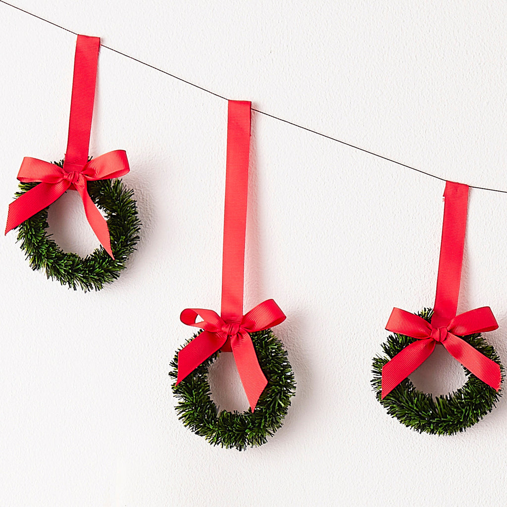 ginger-ray-hanging-christmas-wreath-bunting-decoration-ginr-trad-308-