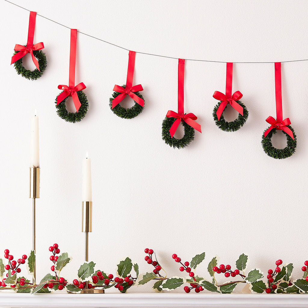 ginger-ray-hanging-christmas-wreath-bunting-decoration-ginr-trad-308-